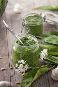 Bärlauchpesto im Glas